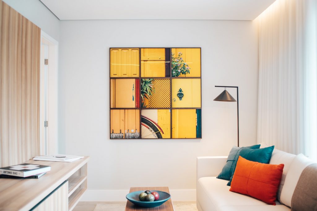 how to choose wall art for your living room