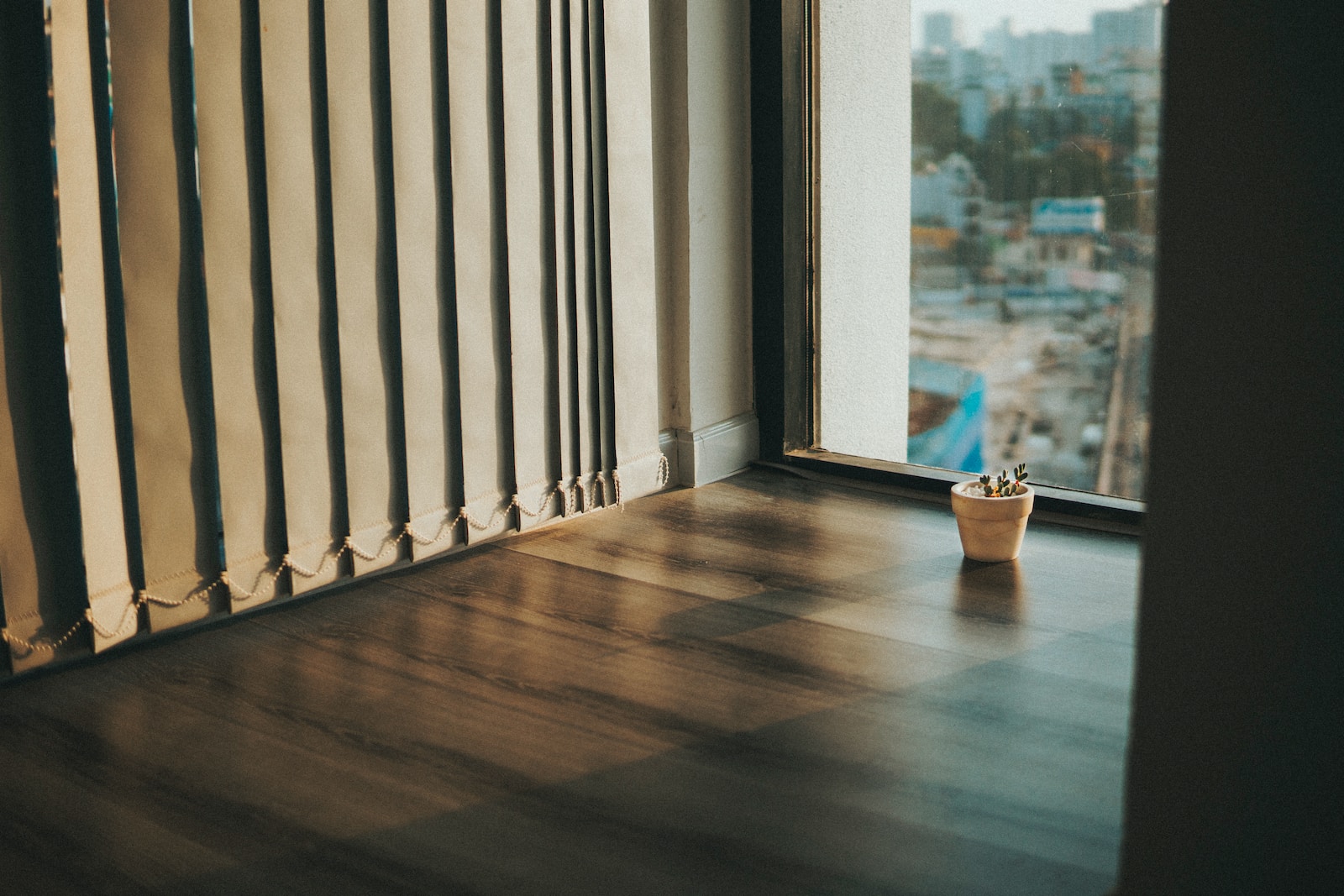 Should Blinds Match Wall Or Floor?