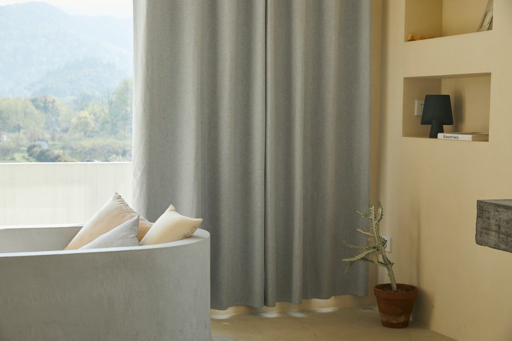 what is the most common type of window treatment